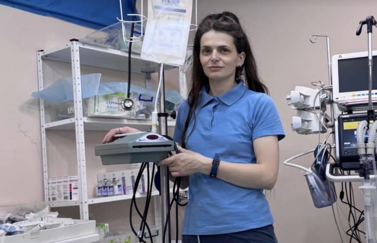 Pourquoi les médecins de combat ont-ils besoin d’un réchauffeur de sang en plein été ?